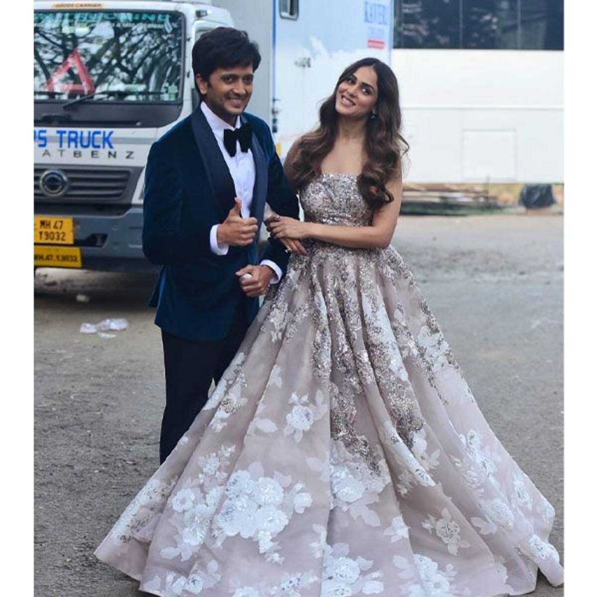 Genelia D Souza Turned Princess While Riteish Deshmukh Looked Dapper As They Are Spotted Shooting In The City View Pics