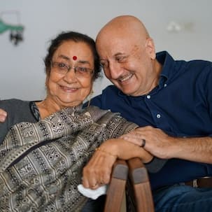 Anupam Kher opens up on his mother Dulari's struggle; says, 'Mom had to sell her jewellery to put us into good schools'