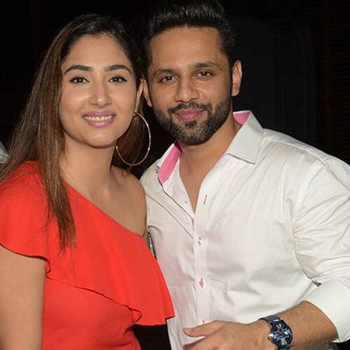 Bollywood Gossip Bollywood Celebrity Gossip And News Bollywood Life Page 2 Get in touch with bollywood✨ (@bollywoodlife1) — 1017 answers, 12395 likes.