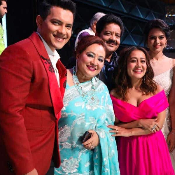Narayan family in the house Also referring to the alleged rumor of Aditya Narayan and Neha Kakkar dating, Uditji pulled a joke on the latter saying, “Bohot kanjus ho, yaha paise dete ho lekin humein toh ek mithai bhi nai mila.”