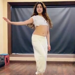 Janhvi Kapoor belly dancing on a Kareena Kapoor song is all that you need to see today – watch video
