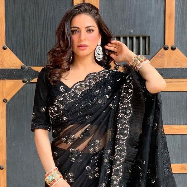 Kundali Bhagya's Shraddha Arya looks regal and chic in a black saree – view pics