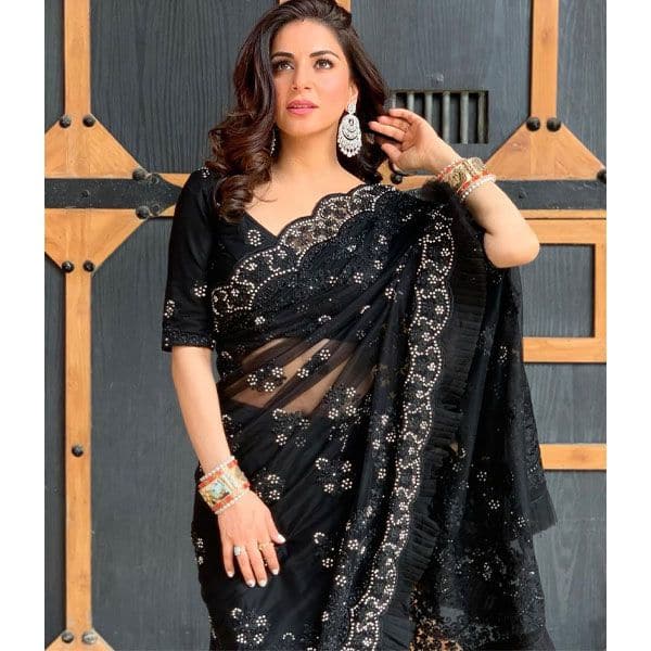 Kundali Bhagya’s Shraddha Arya looks regal and chic in a black saree ...