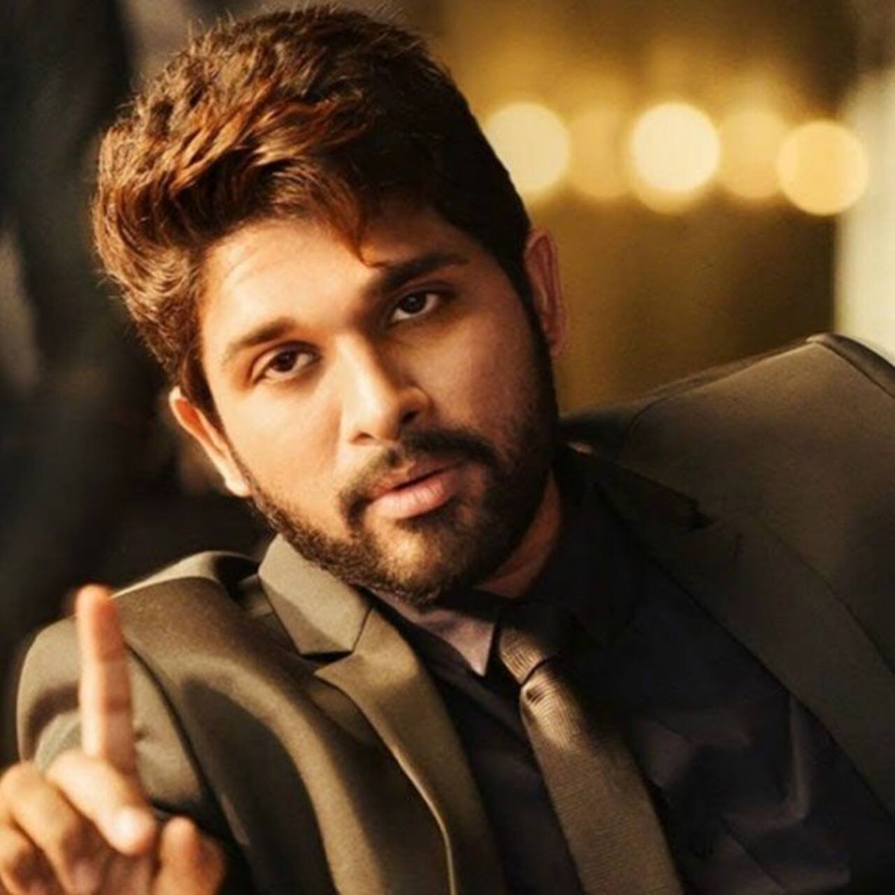 Mahesh Babu TRUMPS Prabhas and Allu Arjun to become the most loved Tollywood star on social media Mahesh Babu TRUMPS Prabhas and Allu Arjun to become the most loved Tollywood star on social media