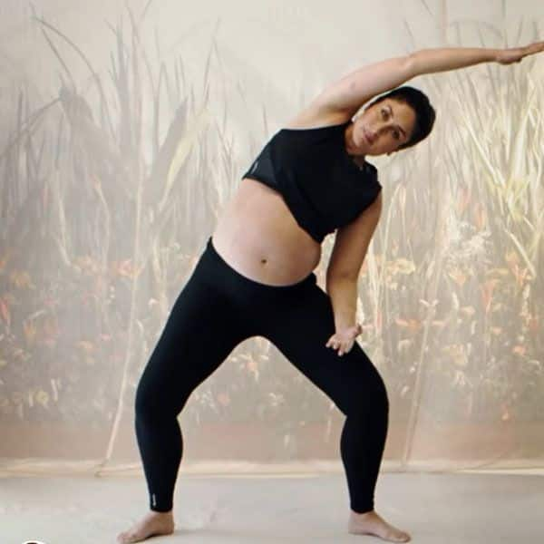 Kareena Kapoor Khan S Pregnancy Yoga Photoshoot Is Pure Fitnessgoals