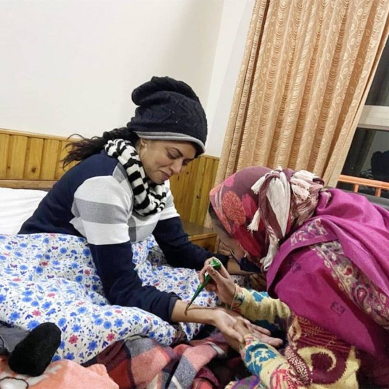 Bigg Boss 14 Kavita Kaushik, husband Ronnit Biswas celebrate fourth