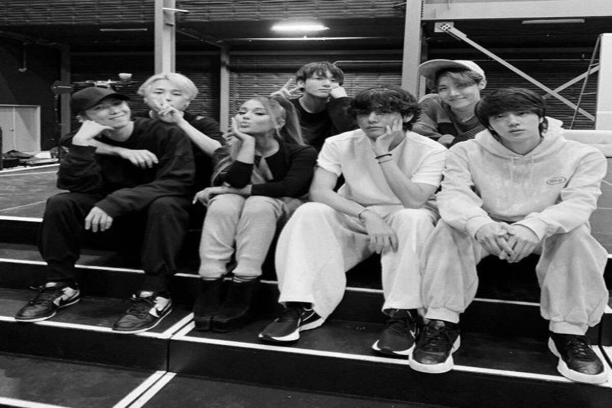 Bts Throwback When Suga S Absence From Ariana Grande S Group Picture Having Rm Jimin Jungkook V J Hope And Jin Created A Frenzy