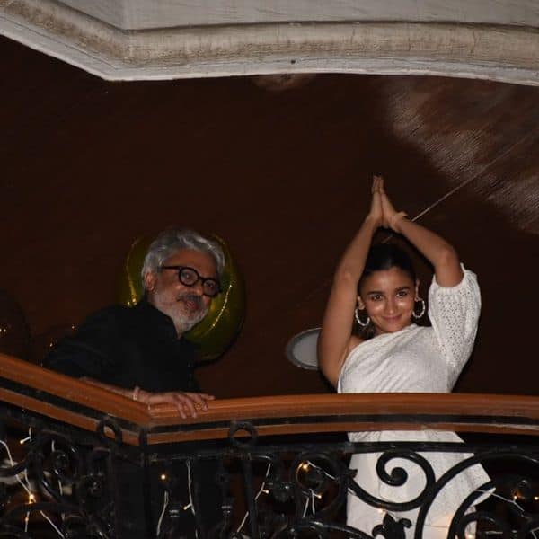 Bhansali and Alia strike a Gangubai pose