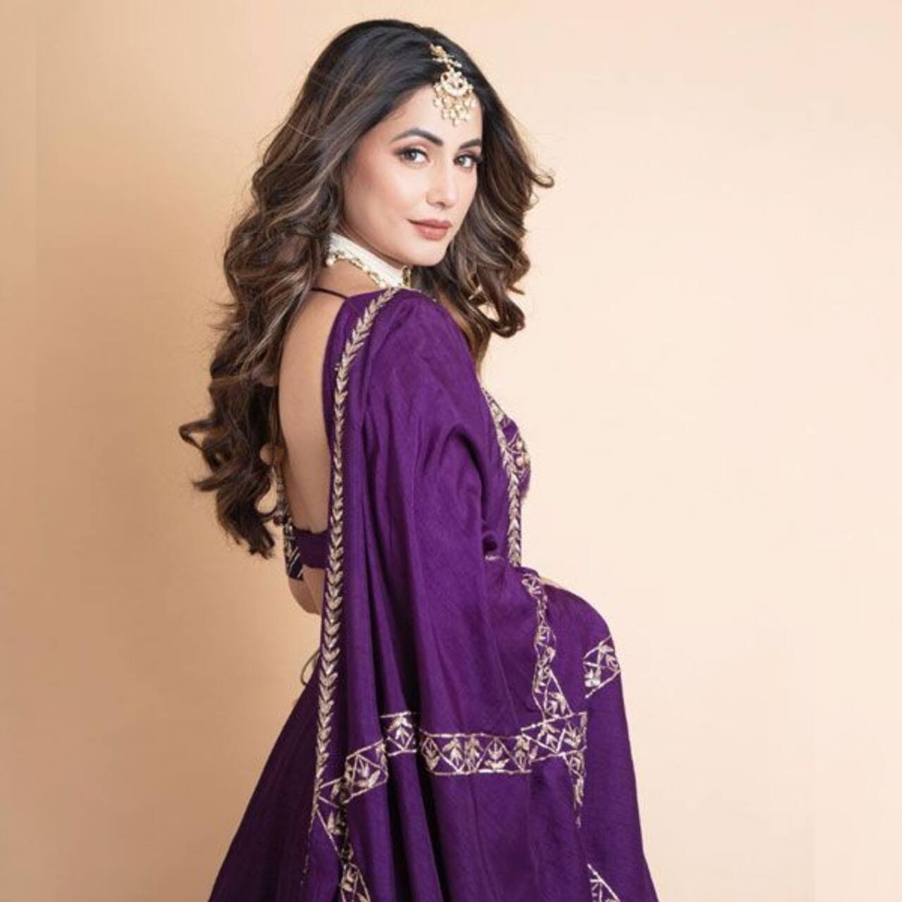 Hina Khan’s ravishing ethnic look will set your heart on fire – view pics