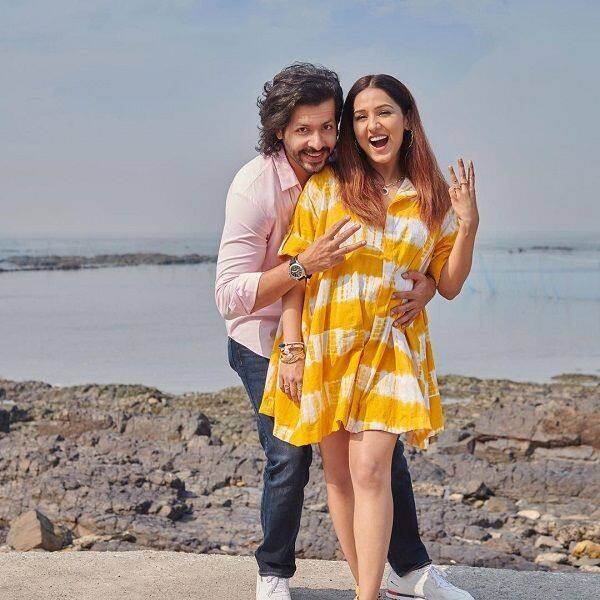 Neeti Mohan Nihaar Pandya Is Expecting Her First Child Share The Good News On The 2nd Wedding Anniversary See Photos Target Pay Benefits