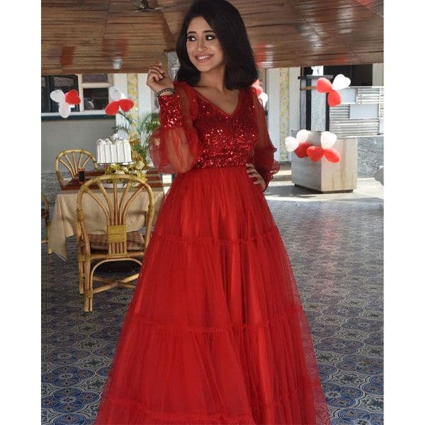Yeh Rishta Kya Kehlata Hais Shivangi Joshi sizzles in gorgeous red gown   view pics