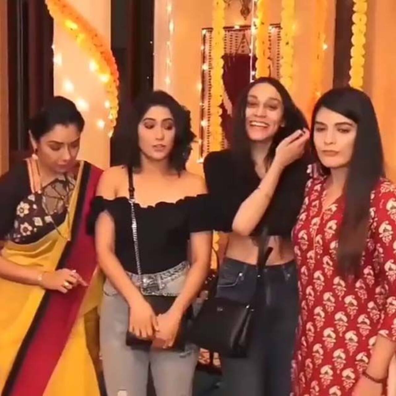 शिवांगी जोशी (Shivangi Joshi) और पूजा गौर (Pooja Gor) भी दिखीं साथ