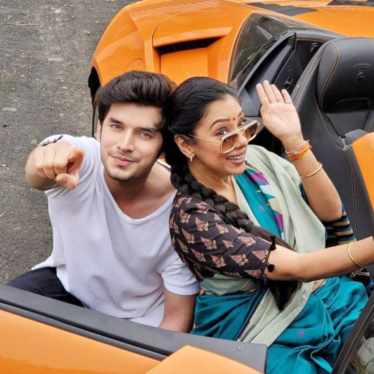 anupamaa-on-screen-maa-beta-jodi-rupali-ganguly-and-paras-kalnawat