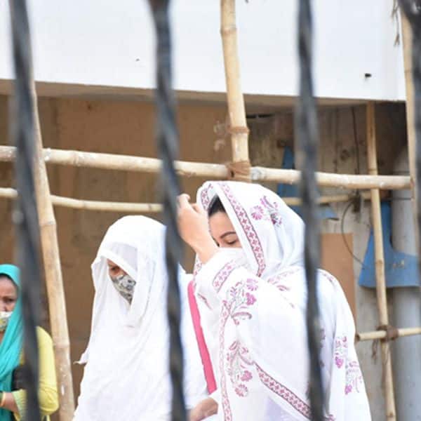 Gauahar Khan at the funeral