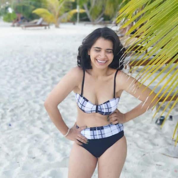 Flaunting her imperfections