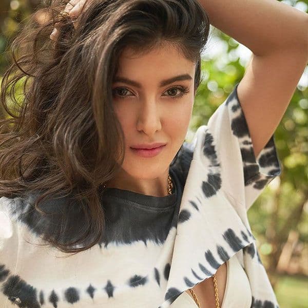 Camera loves Shanaya!