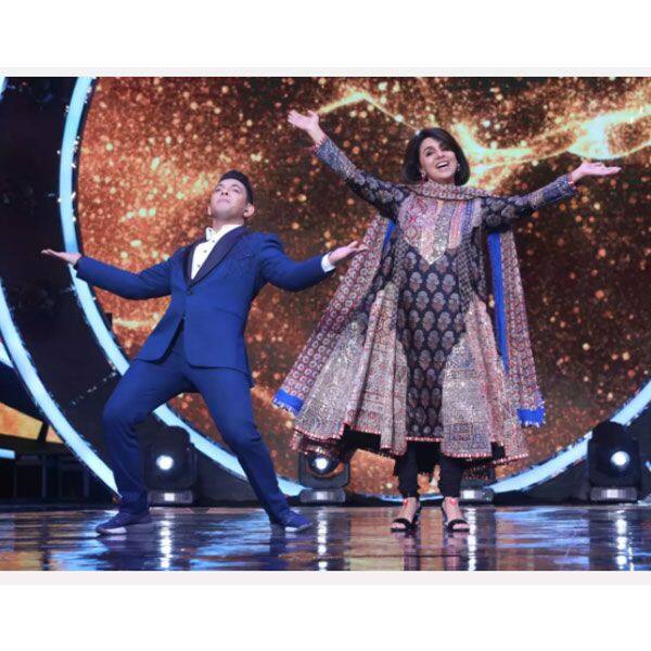 Contestants have a gala time with the special guest