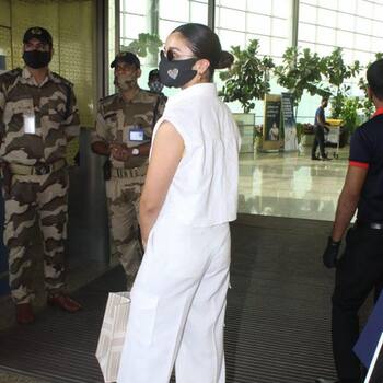 Alia Bhatt, Ranbir Kapoor Travel In Perfect Matching Summer Whites As  They're Reportedly Off To Maldives Post Their COVID-19 Recovery