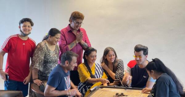 Anupamaa: While Rupali Ganguly, Paras Kalnawat and others play carrom