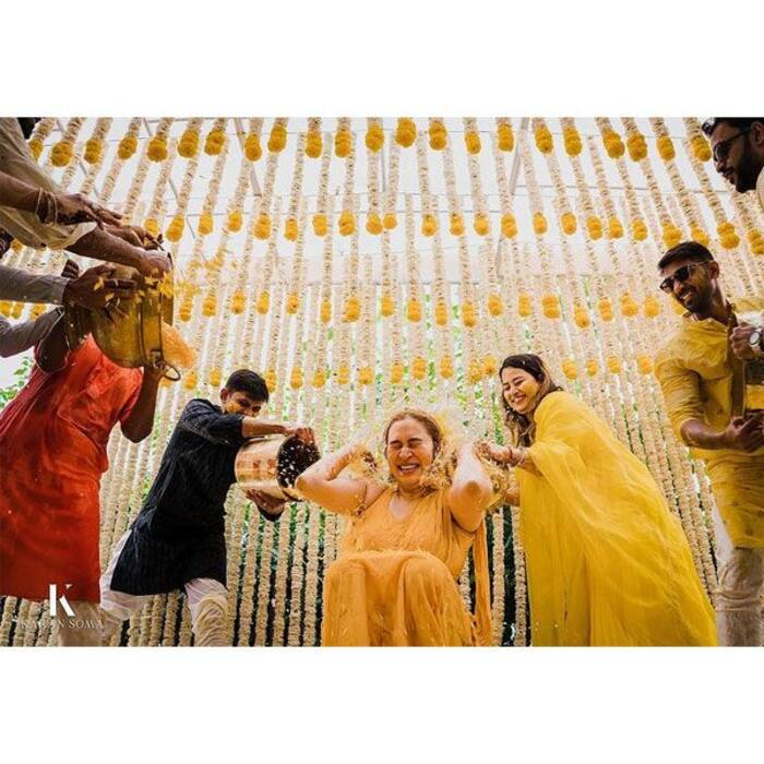 पीली साड़ी में निभाई गई ज्वाला गुट्टा की मेहंदी की रस्म