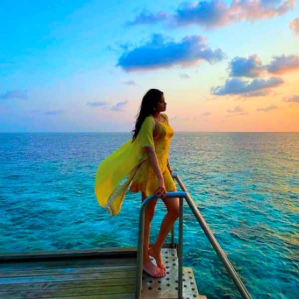 Janhvi is making everyone swoon over her beauty