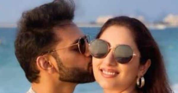 Rahul Vaidya Dancing With Girlfriend Disha Parmar And Kissing Her Forehead Will Make You Mushy