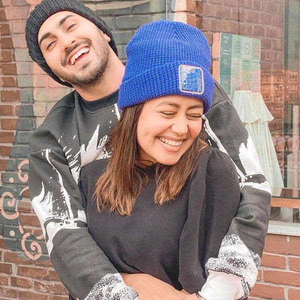 Indian Idol 12 जज Neha Kakkar ने पति Rohanpreet Singh के साथ कराया