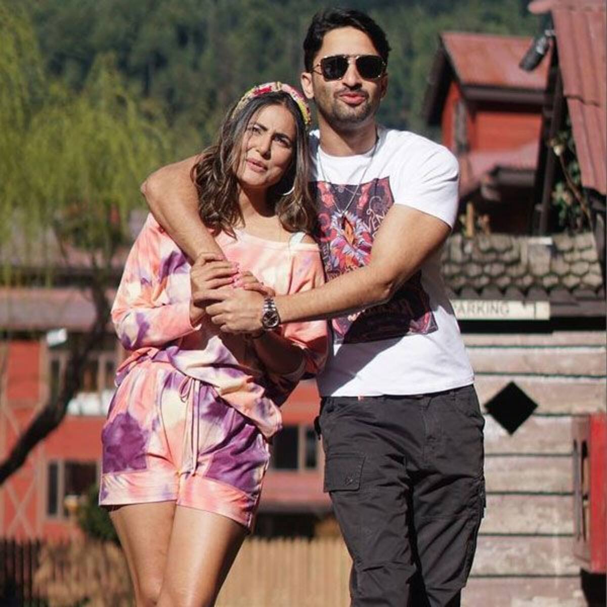 Shaheer Sheikh And Hina Khan S Romantic Pictures From Their Upcoming Music Video Baarish Ban Jaana Will Leave You Awestruck