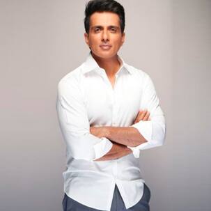 Fans trend #PadmaVibhushanForSonuSood on Twitter as they demand the government to honour the Acharya actor for his noble work