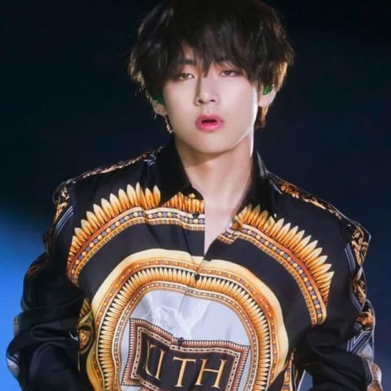 BTS' V aka Kim Taehyung's HOT pictures will leave female ARMY drooling