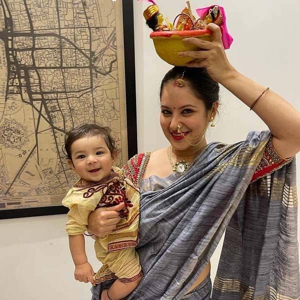 5 महीने का हो चुका है पूजा बनर्जी (Puja Banerjee) का बेटा