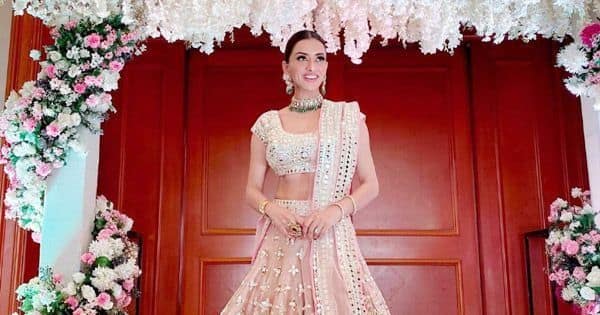 Smriti Khanna aces the traditional look in her recent sartorial outings – view pics