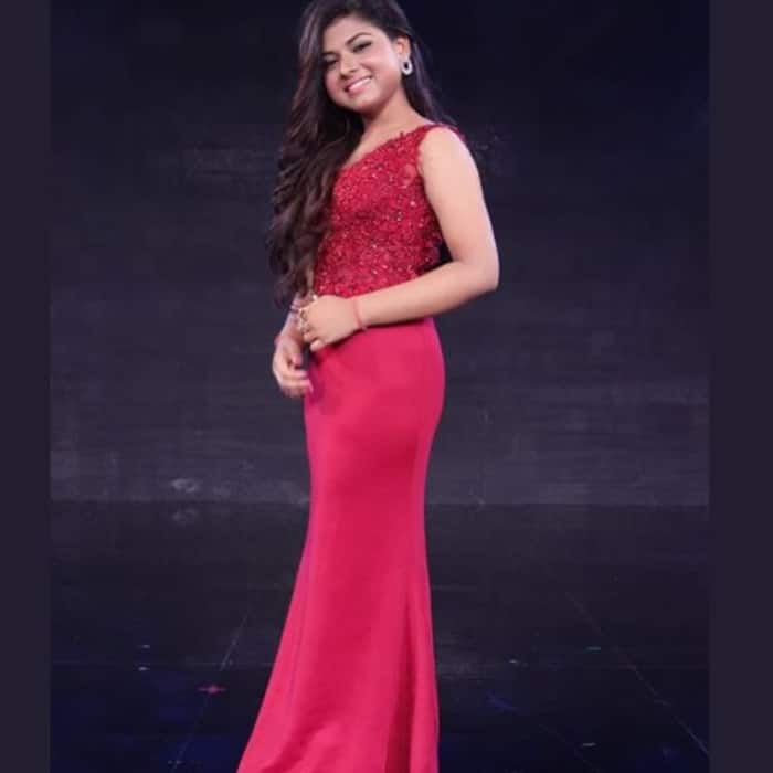 रेड गाउन में अरुणिता कांजीलाल (Arunita Kanjilal) ने ढाया कहर