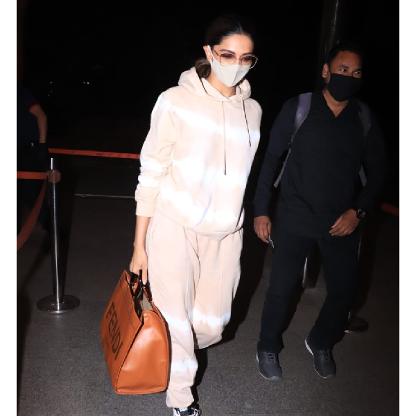 Kareena Kapoor Khan flaunts Hermes Birkin handbag. And, it's
