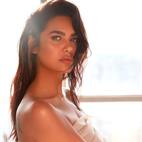 Just 5 pics to prove that Esha Gupta can effortlessly turn into a temptress