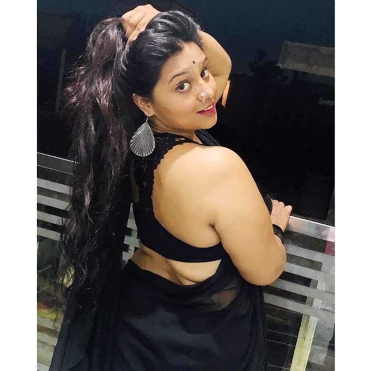 Former TikTok star and the latest HOTTIE 'TELUGU AUNTY', Anupama Swathi,  will pop your eyes out with her seductive saree pics