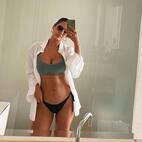 These 5 recent bikini pics of Esha Gupta redefine hotness