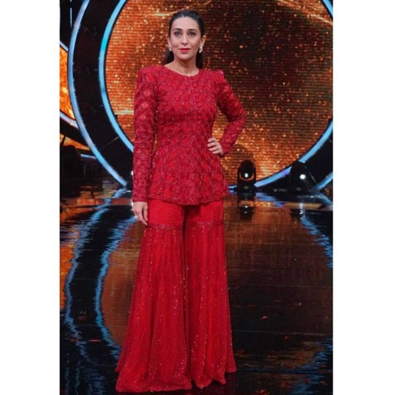 Indian Idol 12 Sayli Kamble grooves with special guest Karisma Kapoor