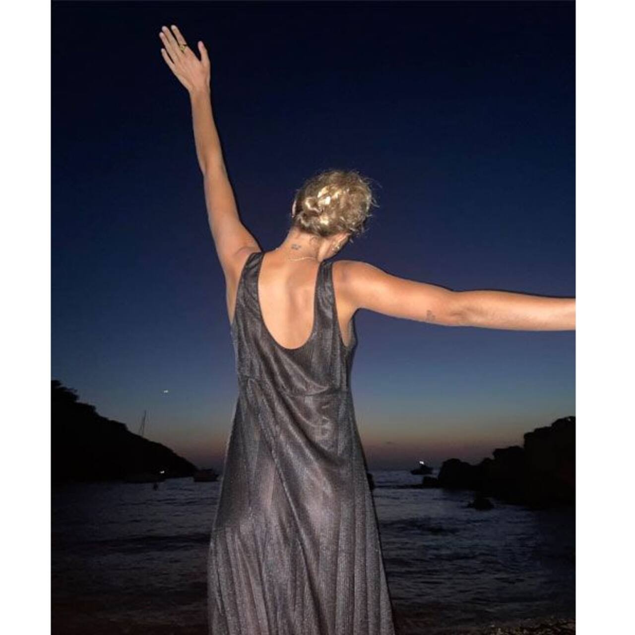 nike running swoosh shorts