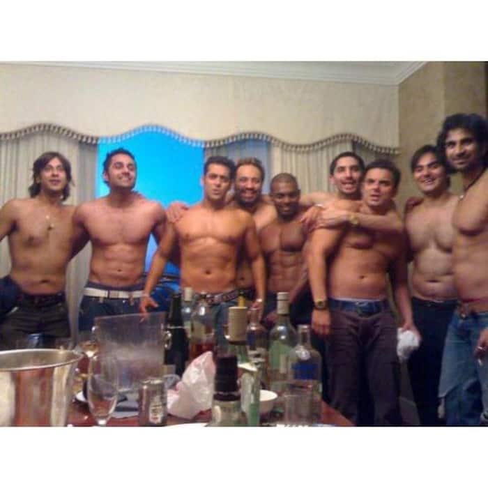 सलमान खान ऐसे करते हैं अपने बॉय गैंग के साथ पार्टी