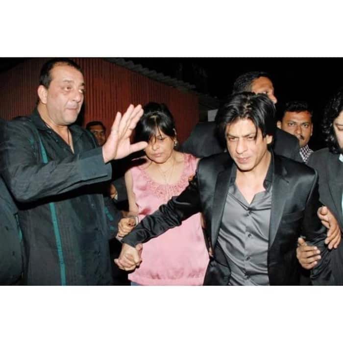 नशे में धुत शाहरुख को संभालते दिखे संजय