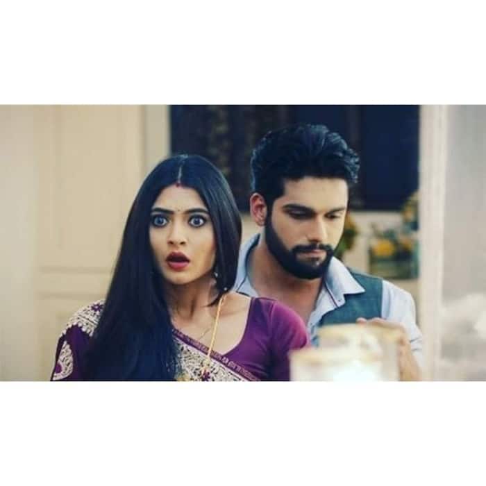 राघव (Mehndi Hai Rachne Waal)