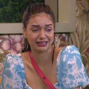 Bigg Boss OTT: Do you think Divya Agarwal should have stopped Zeeshan Khan from getting into a physical fight instead of crying later? Vote Now