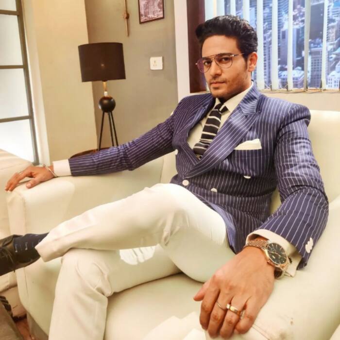 Anuj gets angry on the Shahs