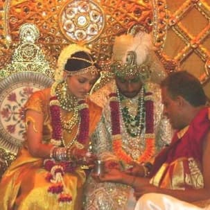Netizen shares embarrassing picture of Aishwarya Rai Bachchan from her wedding with Abhishek Bachchan; latter reacts