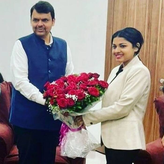 Arunita with Devendra Fadnavis