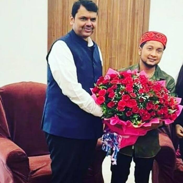 Pawandeep with Devendra Fadnavis