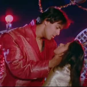 Bhagyashree REVEALS she was not comfortable doing kissing and hugging scenes with Salman Khan in Maine Pyar Kiya