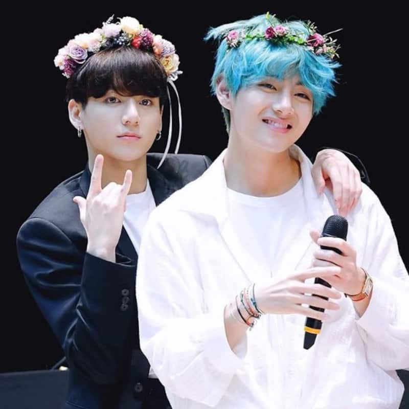 Bts Kim Taehyung Gives Jungkook A Ring During Their Performance This