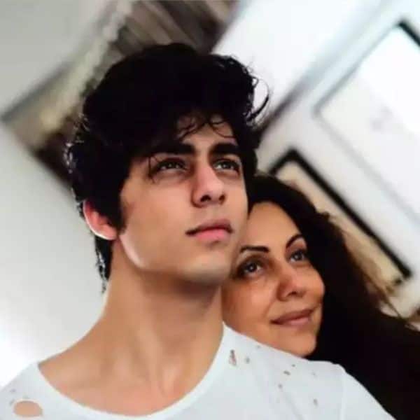 Gauri bought burgers for Aryan